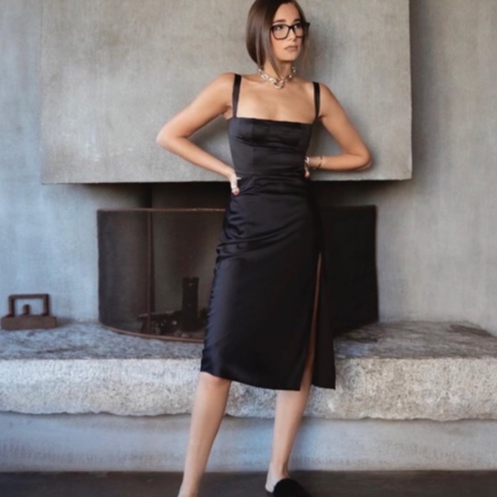 Danielle Bernstein NWT black cropped top